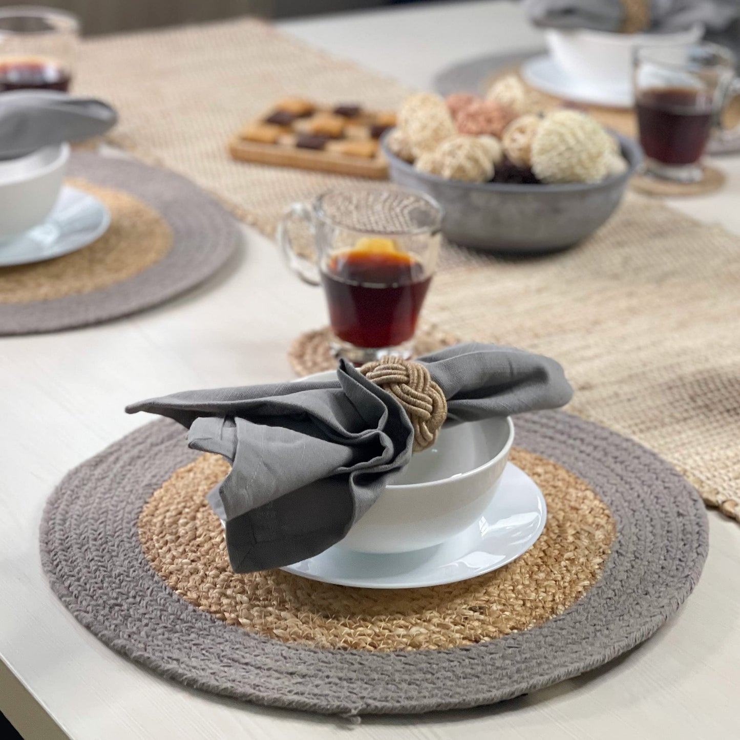 Verona Round Border Placemats Set Of 4 - Natural/Gray, 15" Rnd.